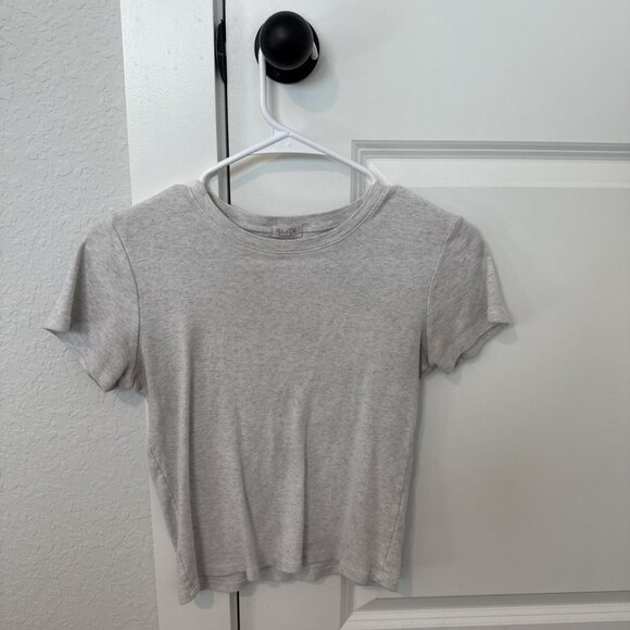 Brandy Melville Women's Grey T-shirt - Picture 1 of 3
